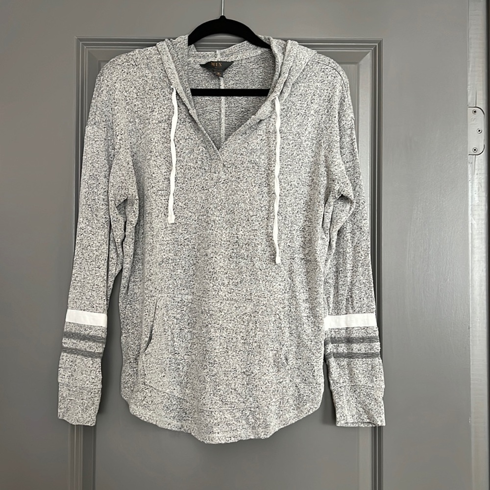 Grey sweatshirt